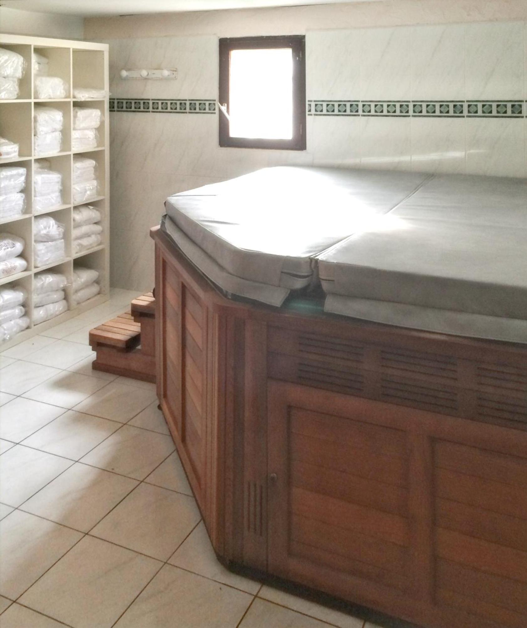 Villa Spacieuse Avec Piscine A Saint Maximin 외부 사진