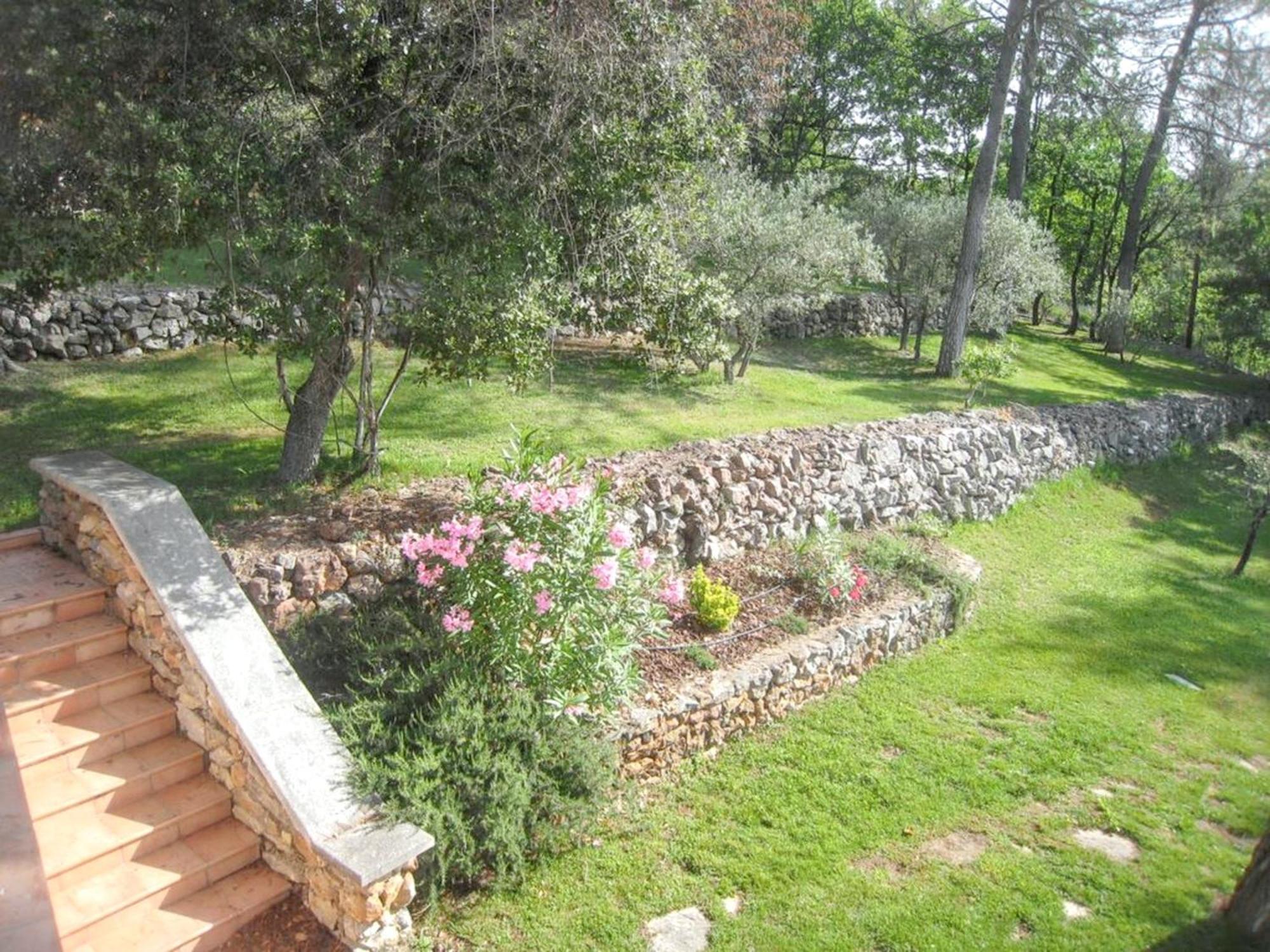 Villa Spacieuse Avec Piscine A Saint Maximin 외부 사진